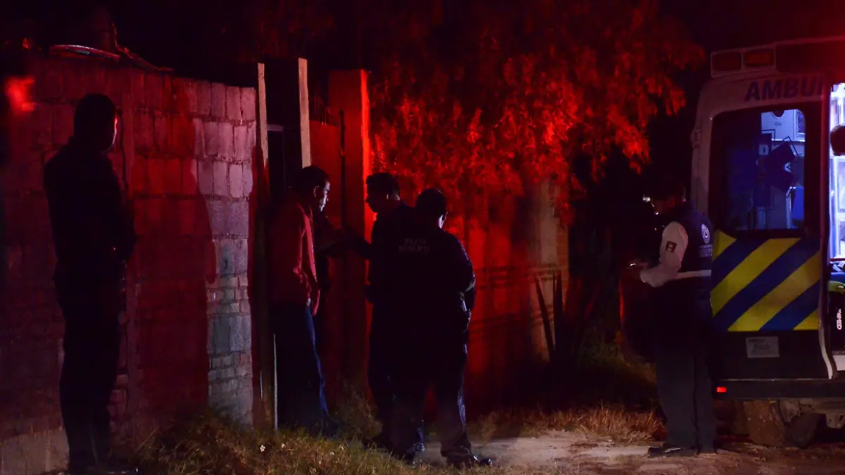 La bala le penetró a u costado de la cabeza.