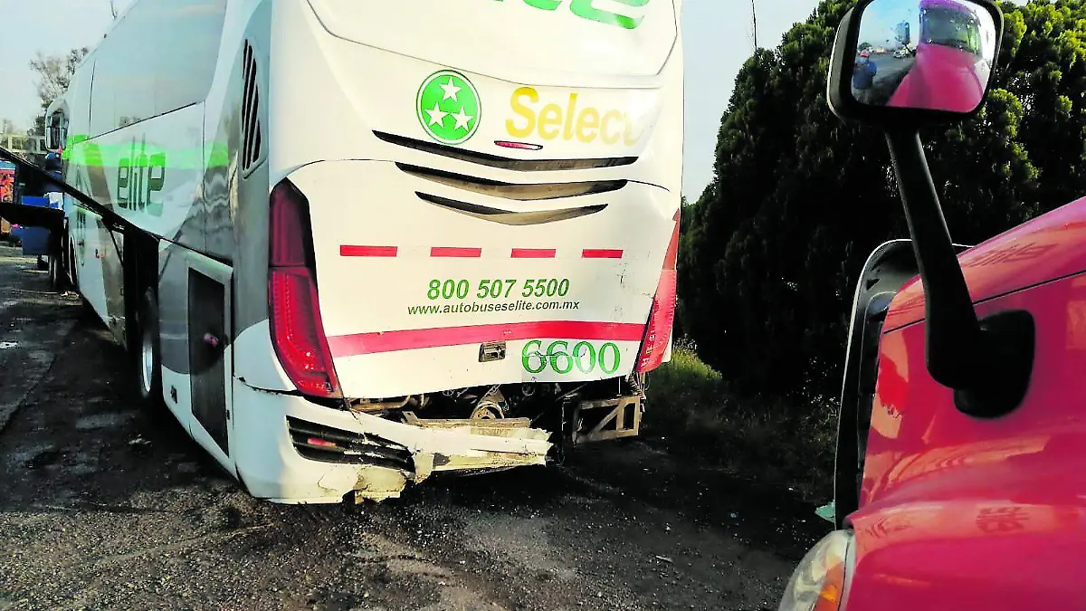 EL AUTOBUS FUE IMPACTADO_CMYK