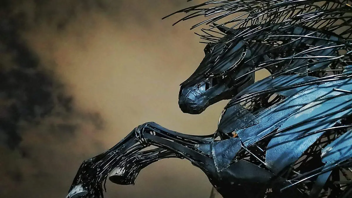 SJR Escultura Caballo Frisón