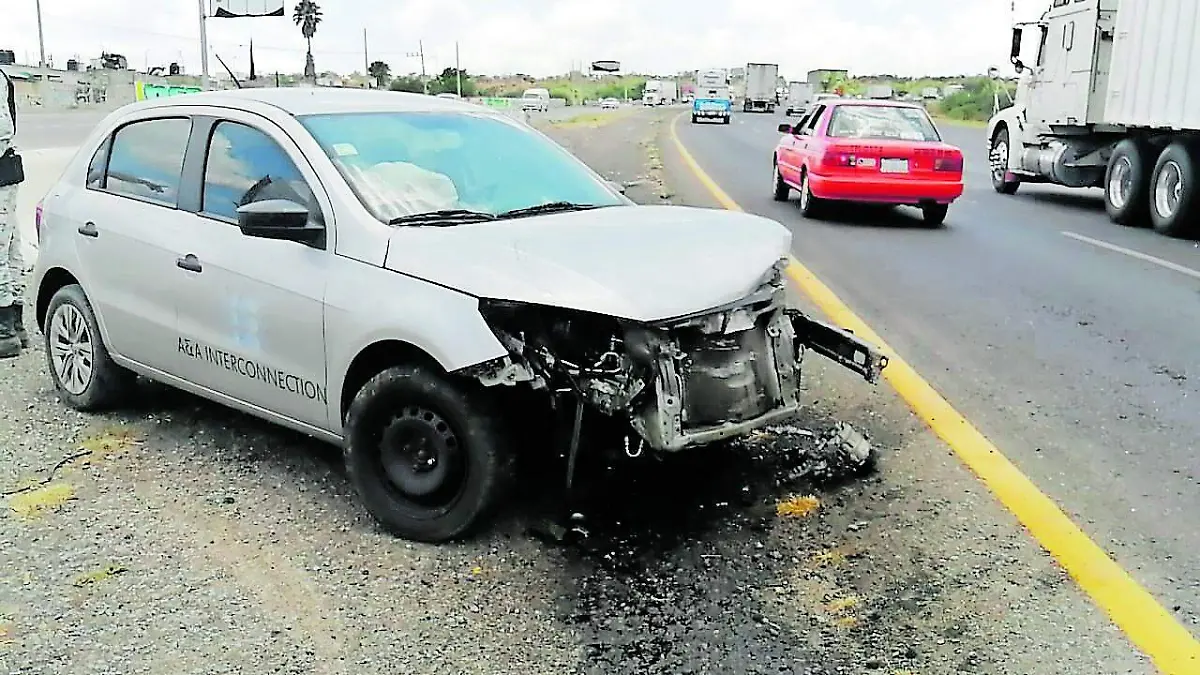 SJR POLI SE ESTRELLO CONTRA_CMYK