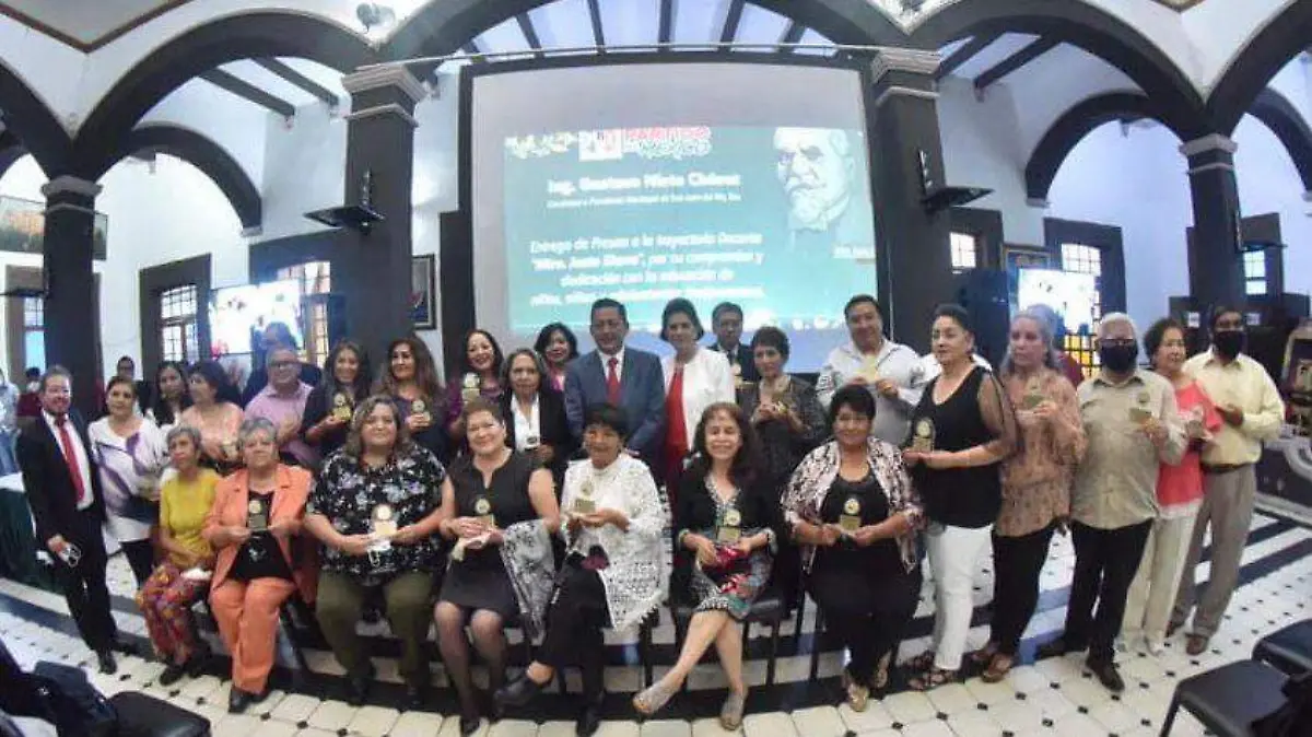 SJR Treinta maestros