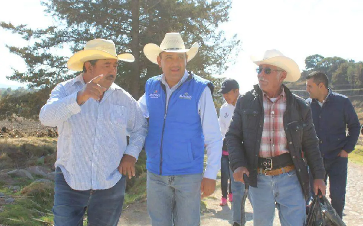 Se comprometi_ a apoyar a la poblaci_n en esta _poca de contingencia .Cortes_a Gobierno Amealco. El Sol de San Juan del R_o.
