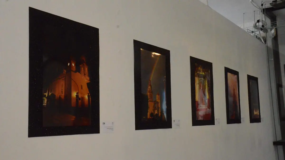 6.- En la Galería