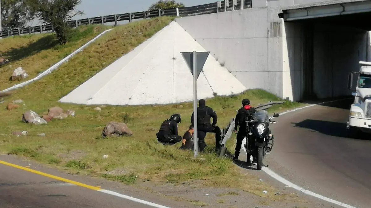 SJR POLI ESTABA TIRADO
