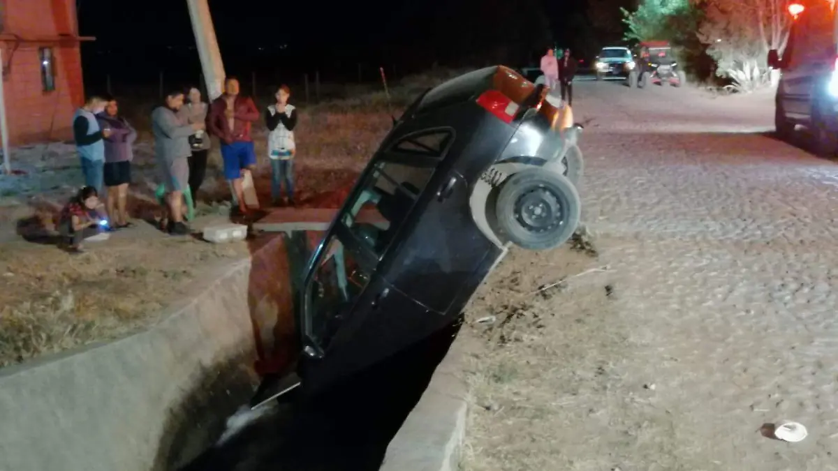 09 NOV AUTO SE FUE A CANAL