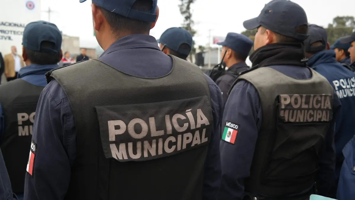 Policías participan en diferentes operativos en las fronteras de Amealco.  Foto Dolores Martínez.