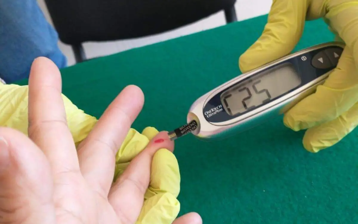 Fundaci_n Chabely convino dar atenci_n m_dica a empleados municipales con diabetes.  Luis Lu_vanos  El Sol de San Juan del R_o.