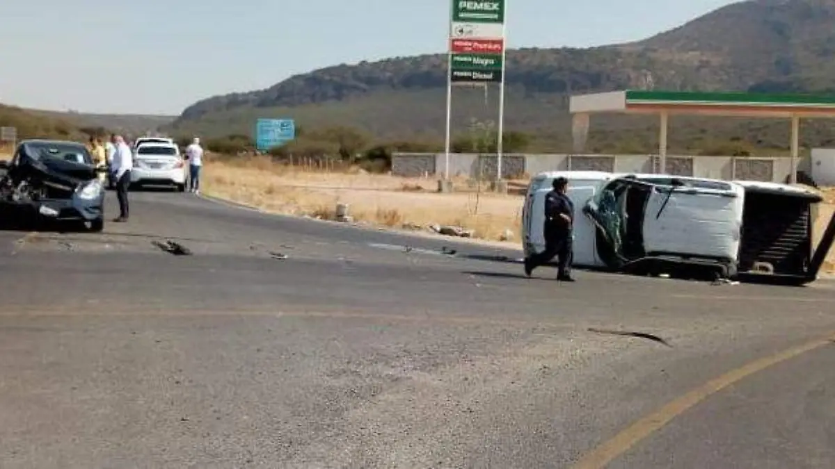 29 NOV APARATOSO CHOQUE OCURRIÓ EN