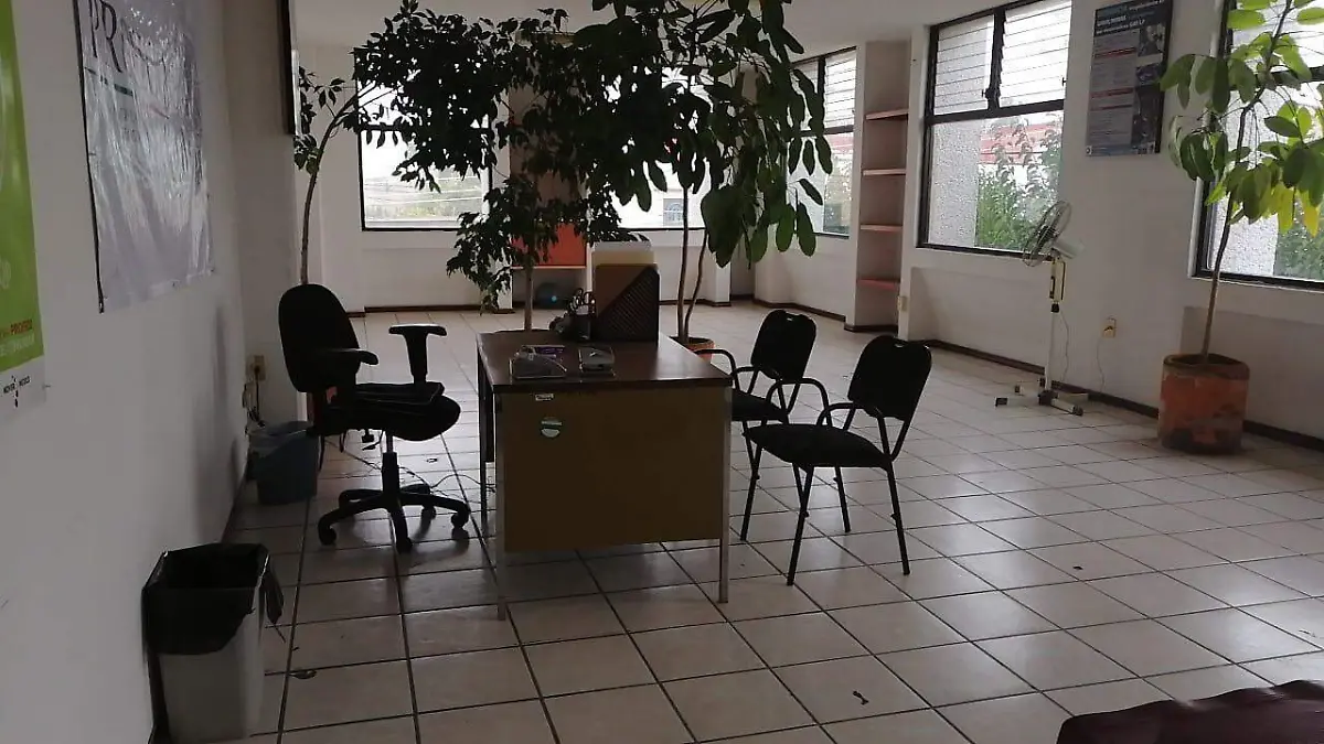 Permanecen cerradas las oficinas de la Profeco en San Juan del Río. Foto Luis Luévanos.