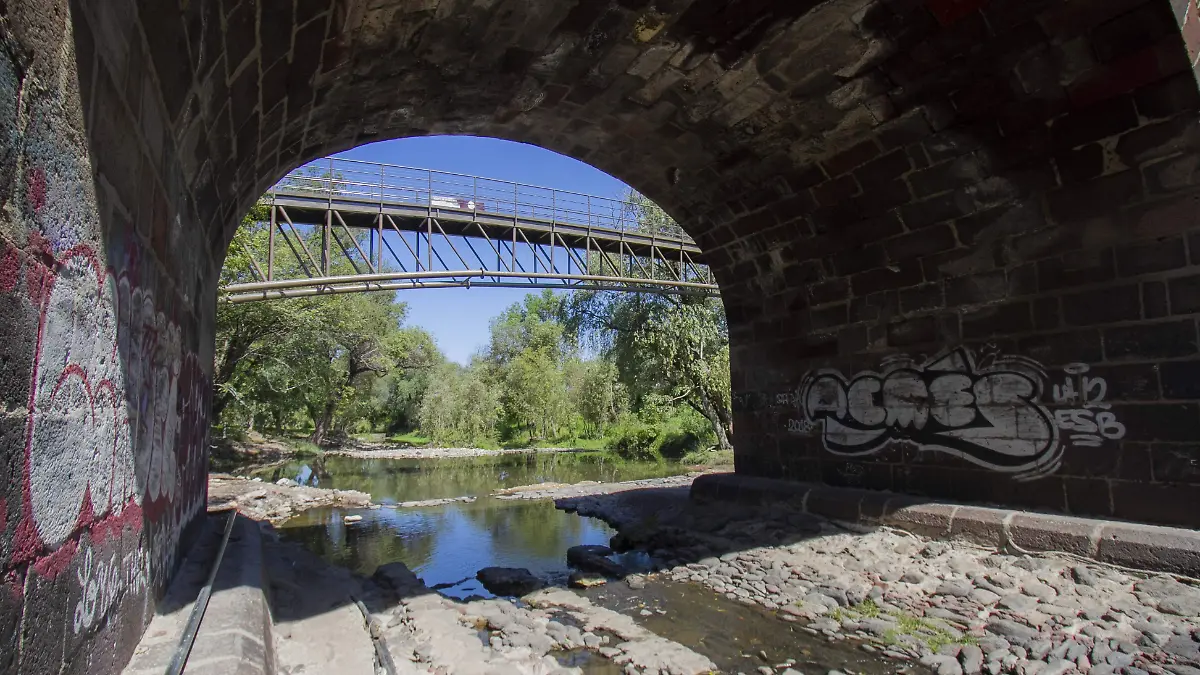 Cuando se concluya la obra vial, retirarán el puente peatonal.