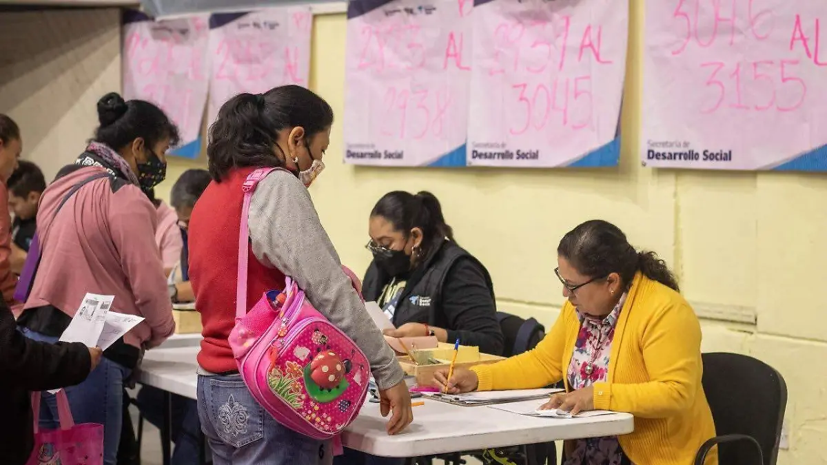 SJR Les entregan mil