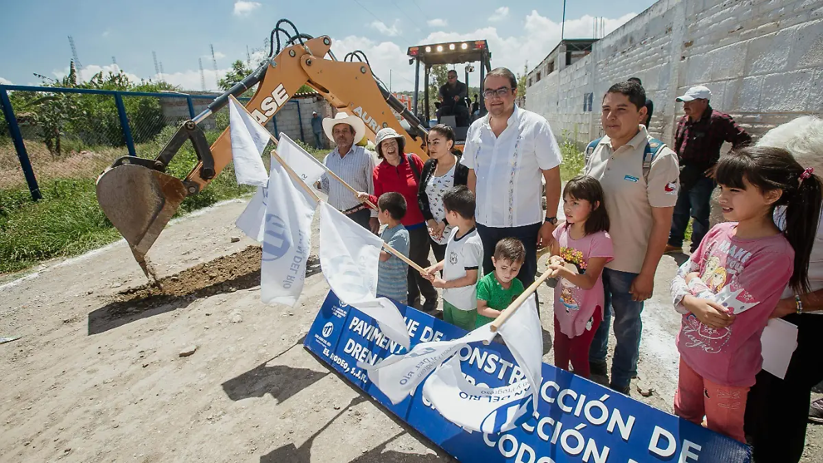 Habitantes presenciaron el banderazo de arranque.  Foto Cortesía.