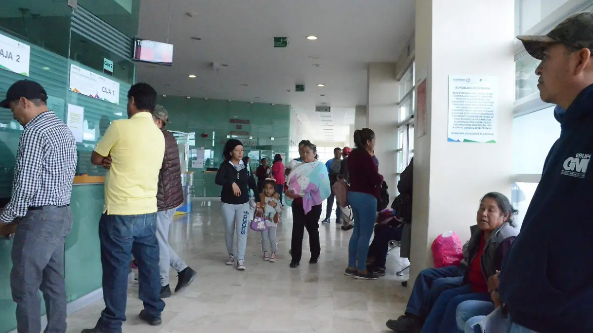Los contagios de Covid-19 entre trabajadores de la salud van en aumento.  Luis Lu_vanos