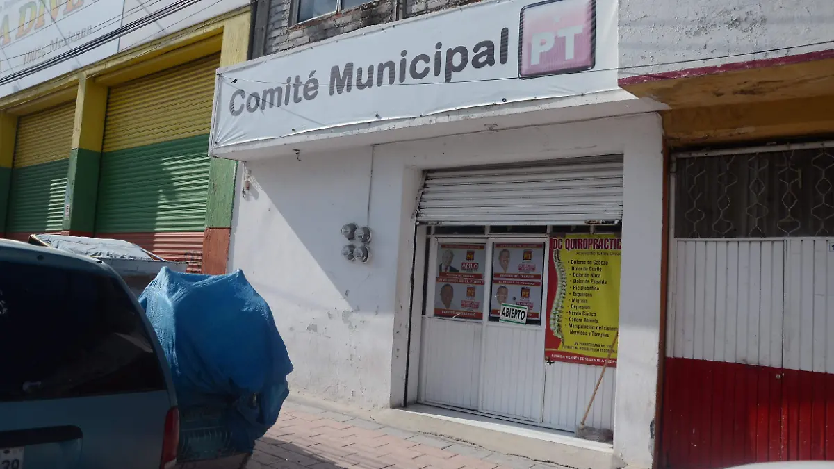 El PT de Pedro Escobedo recibe peticiones que después gestionará ante el gobierno federal. Foto Jacob Cabello