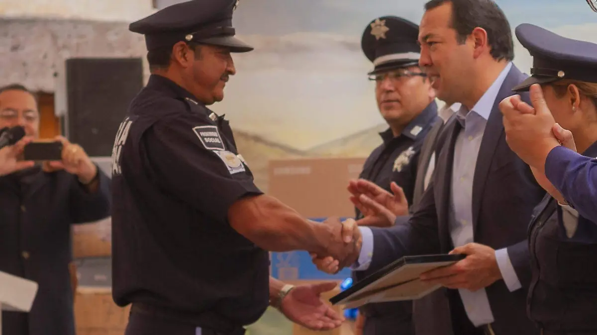 Reconocen labor de policías de San Juan del Río. Foto César Ortiz