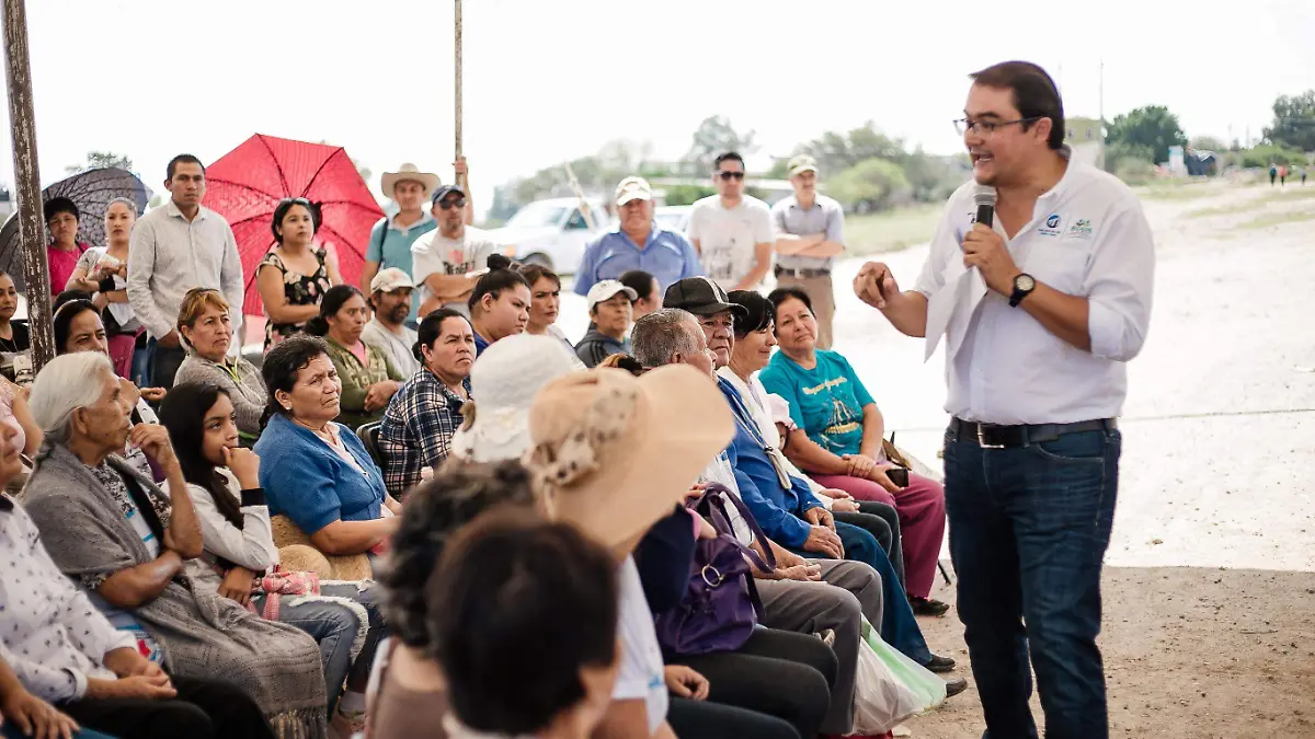 Refrendó su compromiso con los habitantes de La Estancia para seguir haciendo inversiones durante su mandato.   Foto Cortesía.