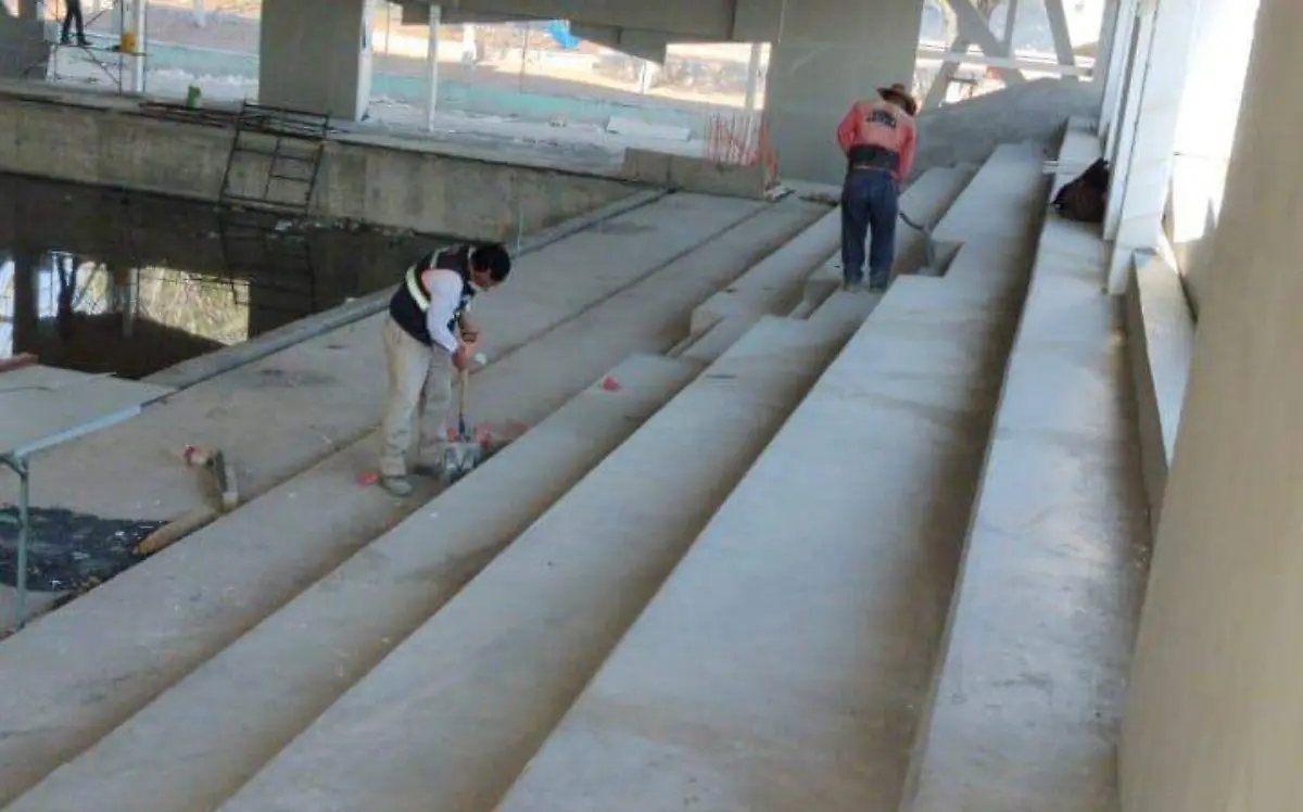 Descartan aumento en costo de obra p_blica por pandemia.  Luis Lu_vanos  El Sol de San Juan del R_o.