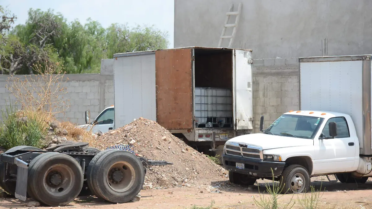 13 ABRIL. Dos de los vehículos