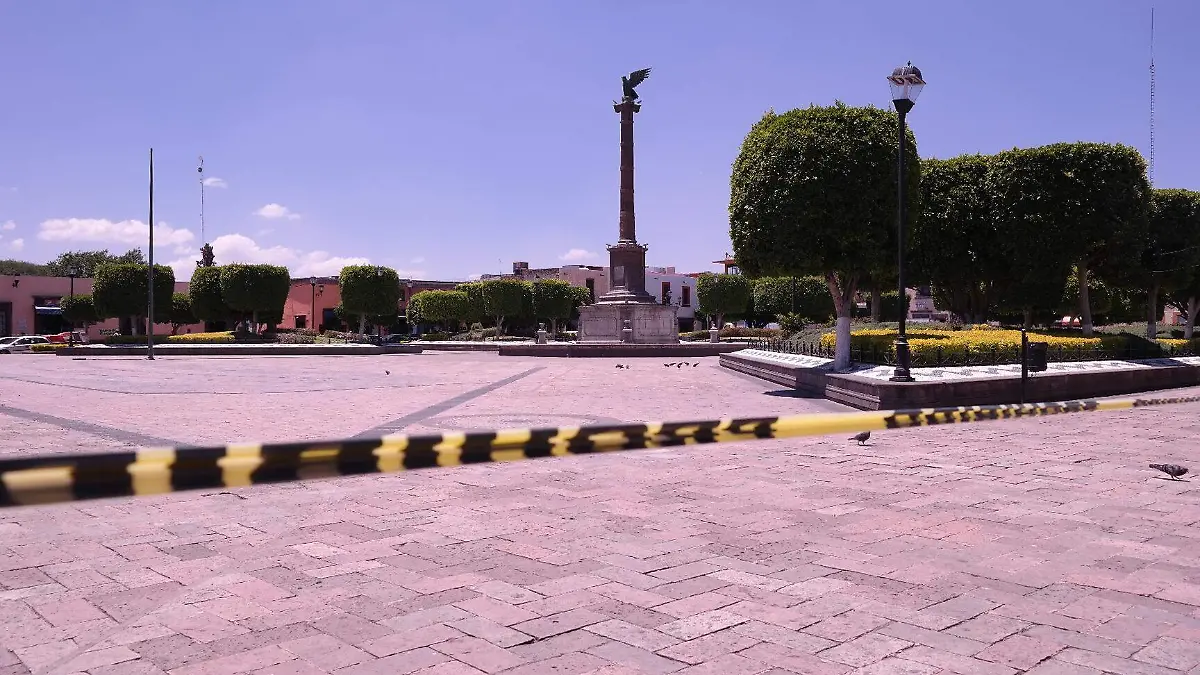 Actividades seguir_n desarroll_ndose como lo indica el sem_foro naranja por lo menos hasta el domingo.Dolores Mart_nez. El Sol de San Juan del R_o
