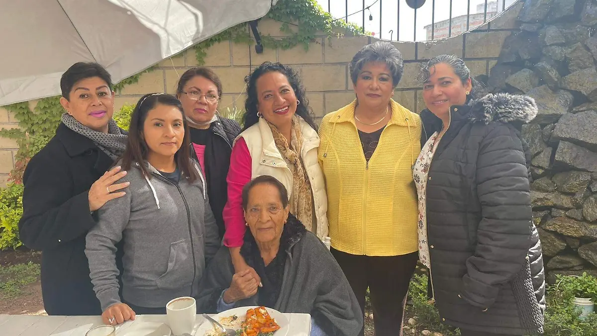 FOTO PRINCIPAL  SJR Sus amigas y compañeras de ANSPAC