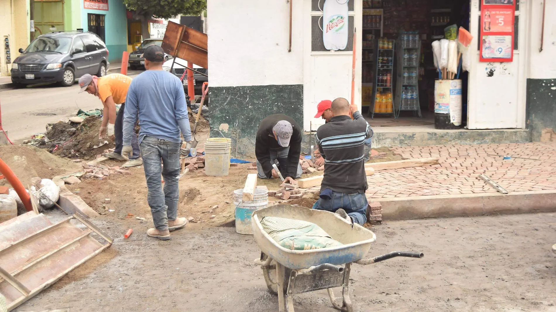 TRABAJADORES