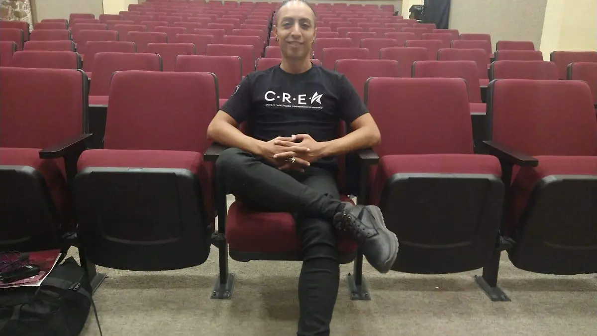 SJR El artista Dante Hernandez