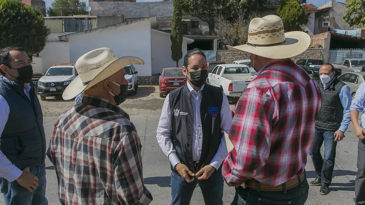 Pobladores agradecieron la obra al gobernador del estado.  Cortes_a.