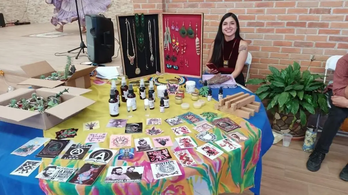 SJR Ilustraciones de artitas locales