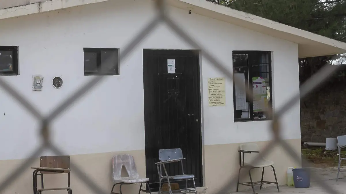 Buscan gestionar apoyos para casas y centros de salud en Pedro Escobedo. Foto César Ortiz