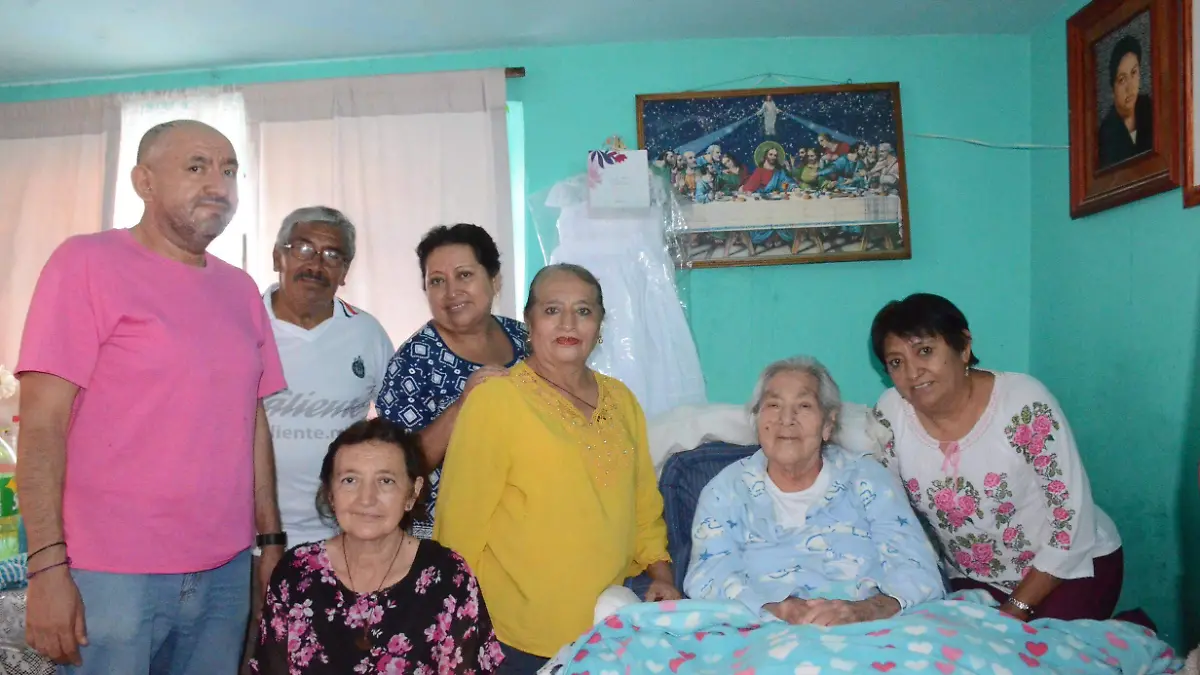 1.- En compa__a