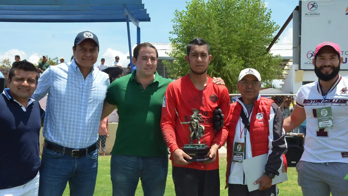 30 01 PRINCIPAL INVITADOS