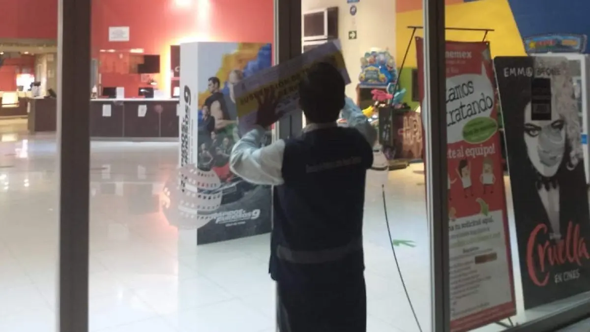 SJR Un cine y un local