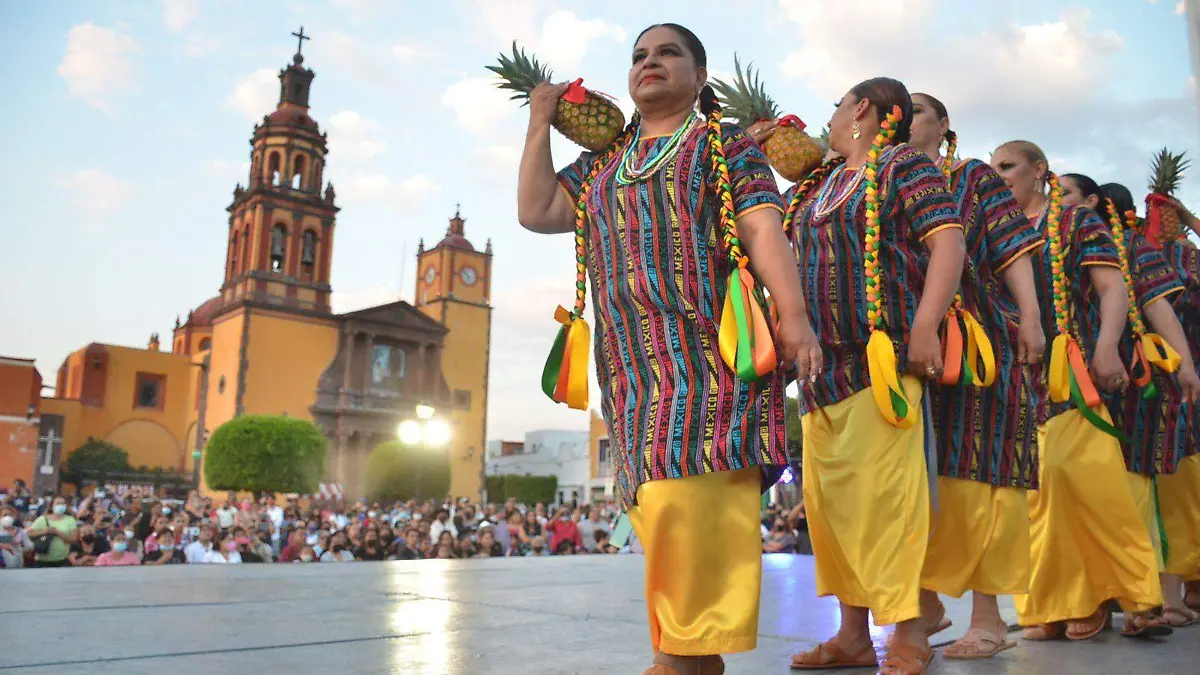SJR Baile flor de piña