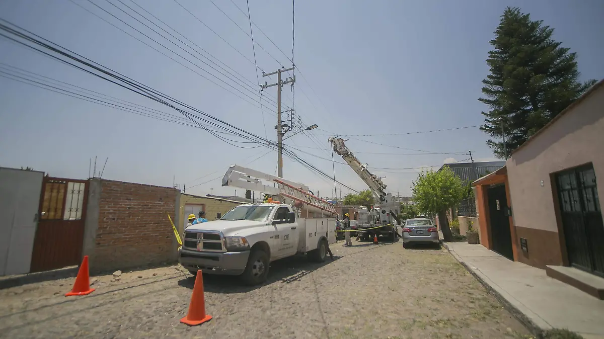 Habitantes de la colonia Pedregal de San Juan se quedaron sin luz de manera intermitente