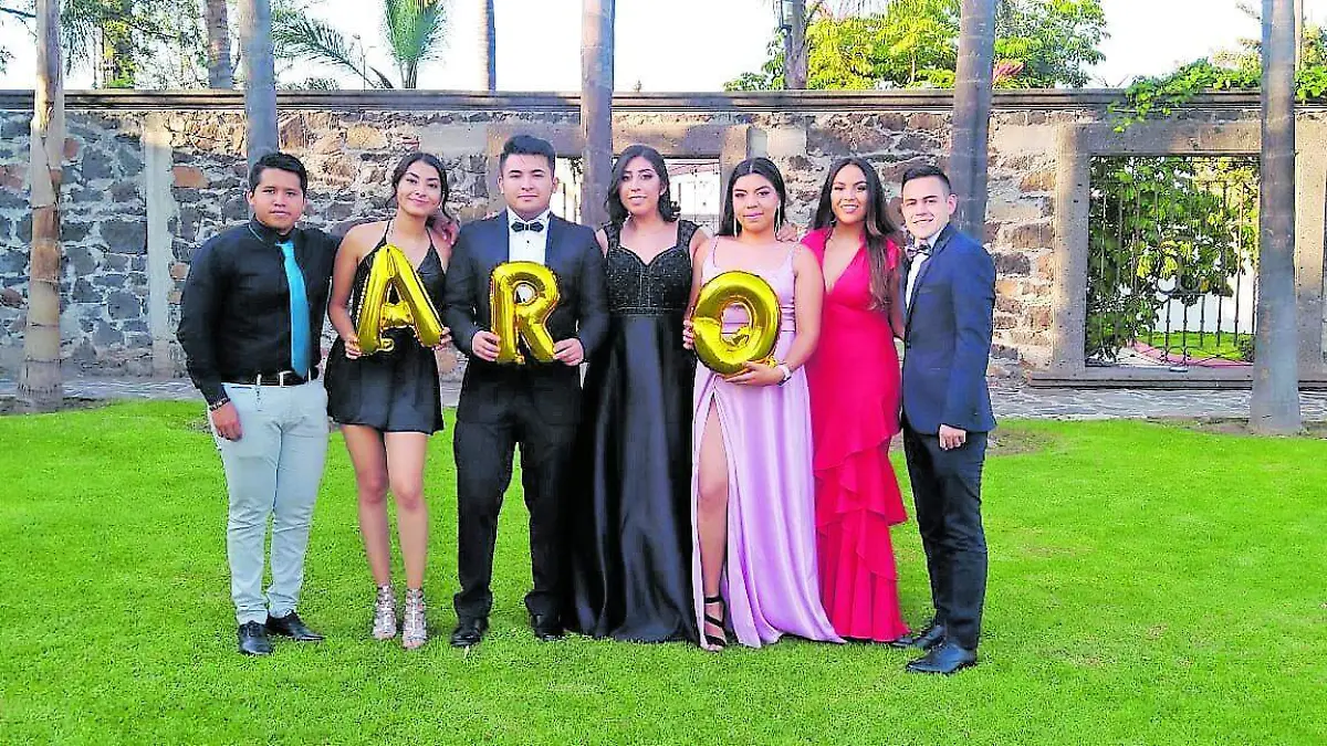 SJR Los graduados felices por su día_CMYK