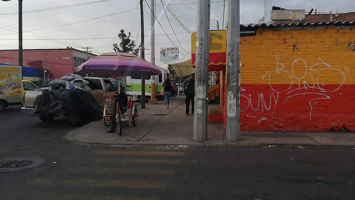 Comercio formal e informal puede tener acceso a programas federales.  Archivo  El Sol de San Juan del R_o.