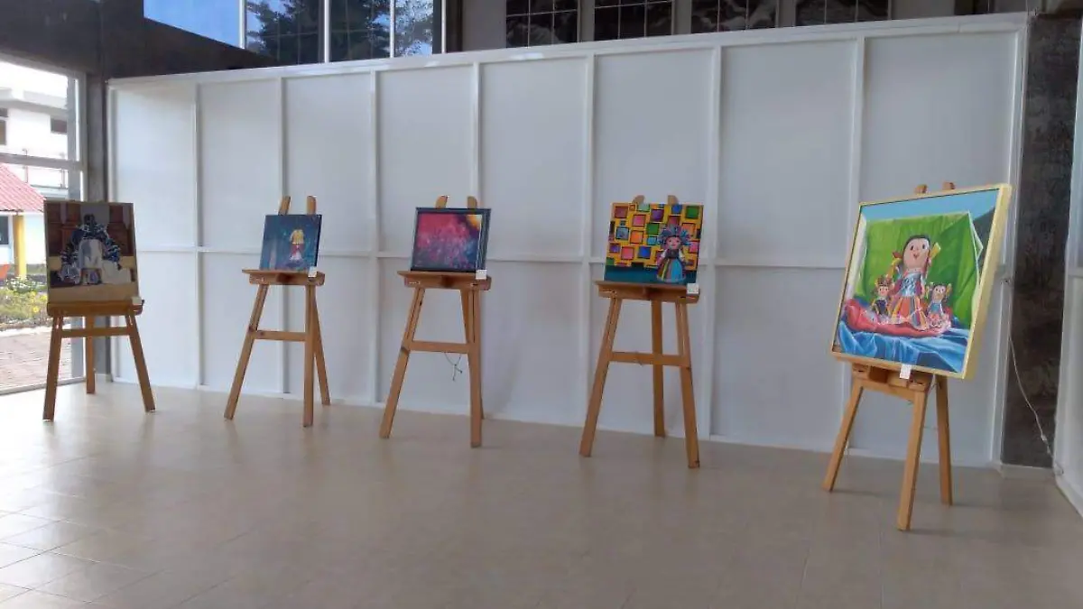 La exposición estará por algunas semanas en la galería universitaria del campus Amealco de Bonfil. (2)