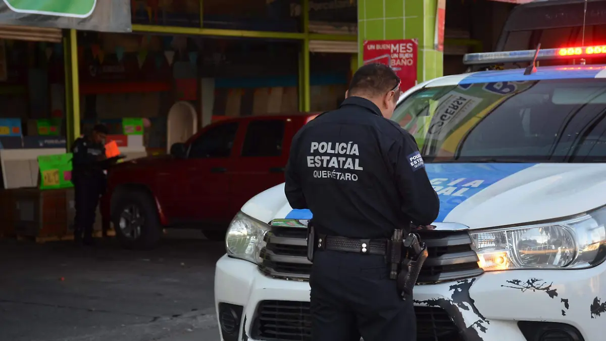26 NOV. POLICÍAS