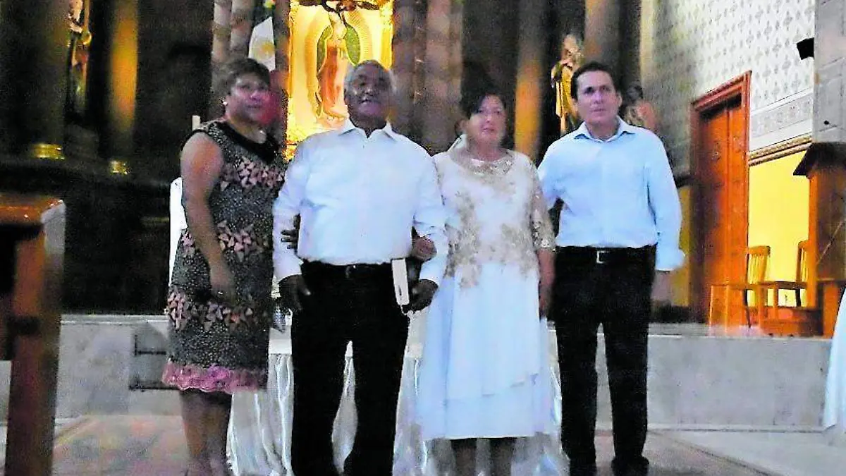 3.- Con sus padrinos