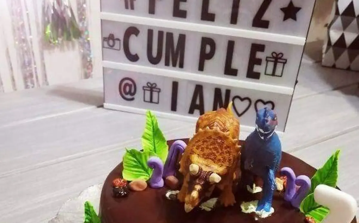 SJr Pastel de dinosaurios