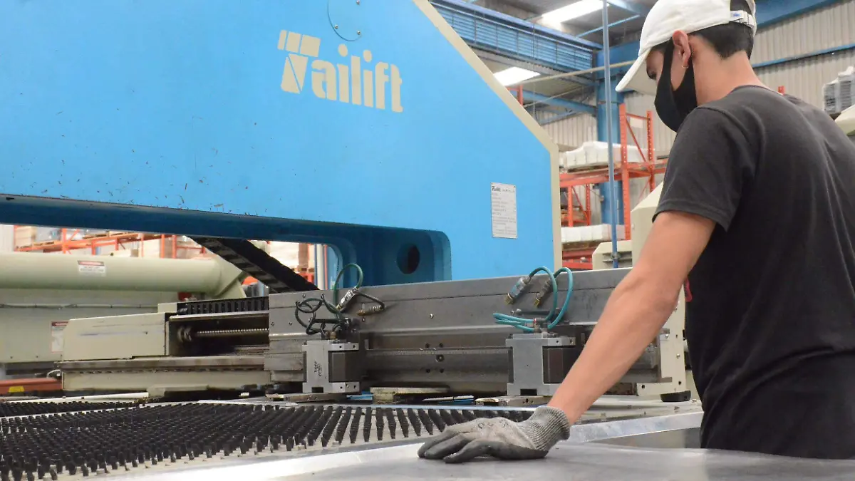 La diversidad de las empresas queretanas permitir_ oportunidades de crecimiento con la llegada del T-MEC.Luis Lu_vanos. El Sol de San Juan del R_o.