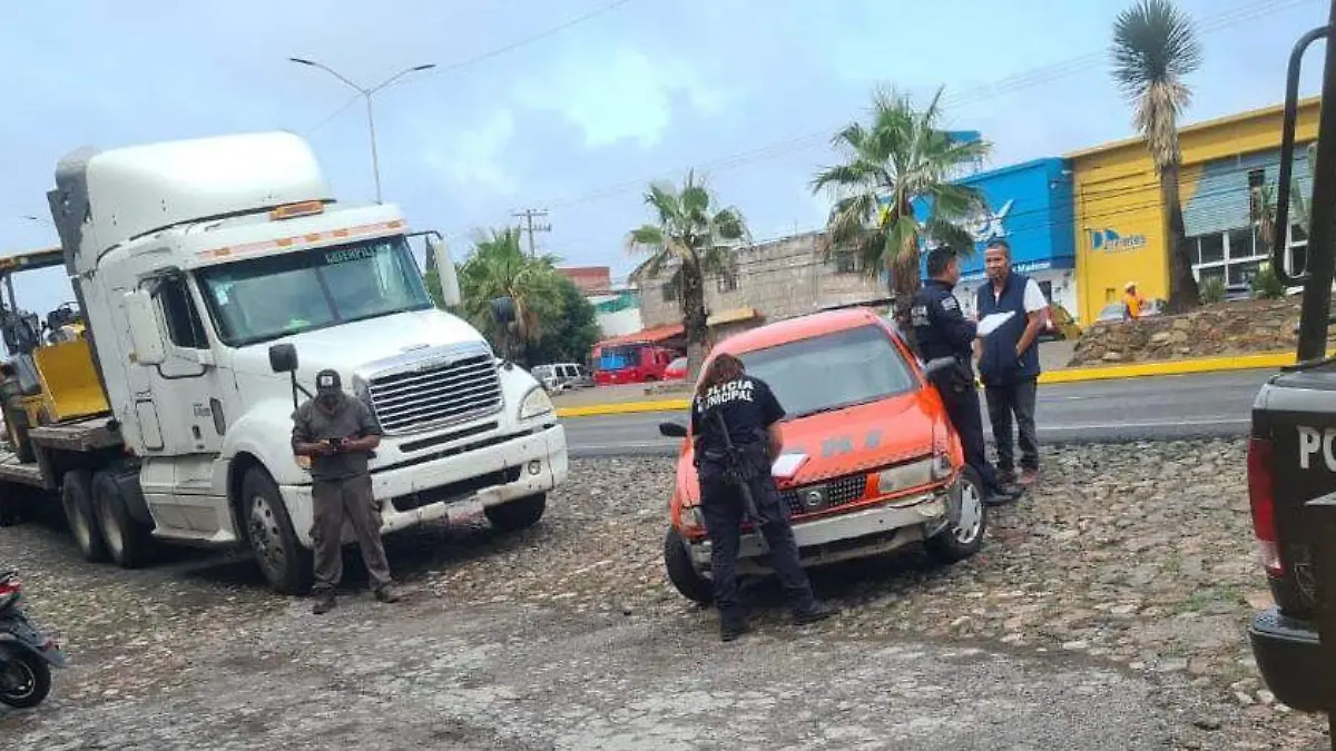 SJR POLI UNO DE LOS DOS