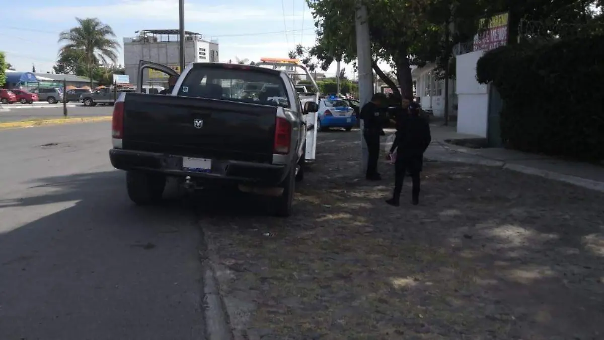 11 OCT PAR DE AGESIVOS SUJETOS