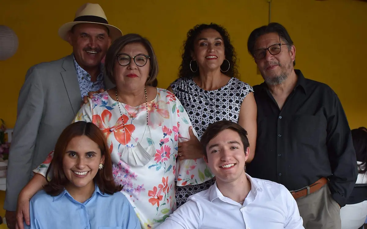 SJR Aida con su familia cercana