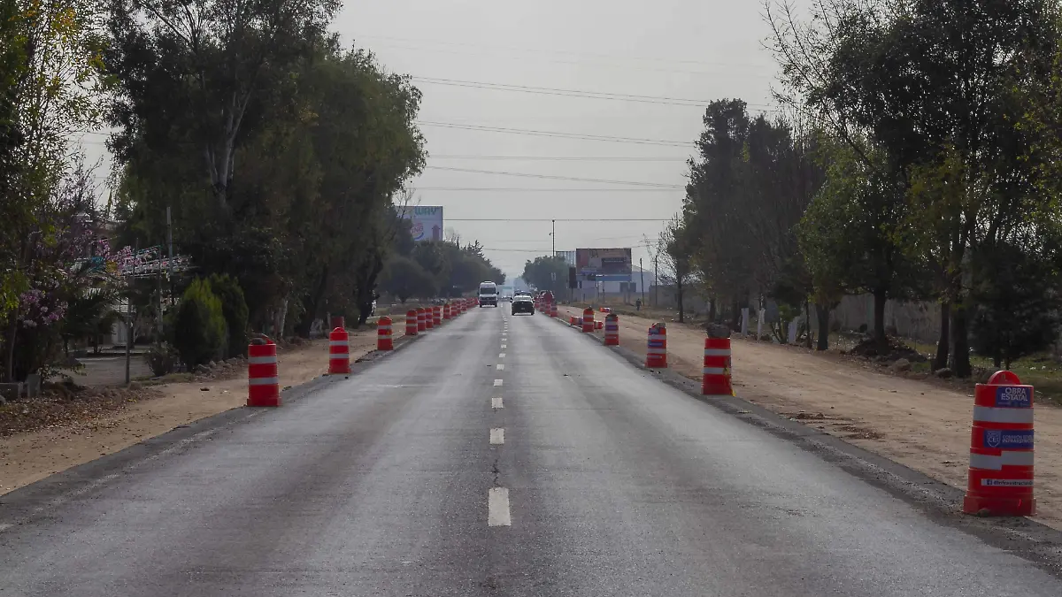 Nava Cruz reconoció que las suspensiones que se llevan a cabo durante la realización de la obra causan molestia a la población. Foto César Ortiz