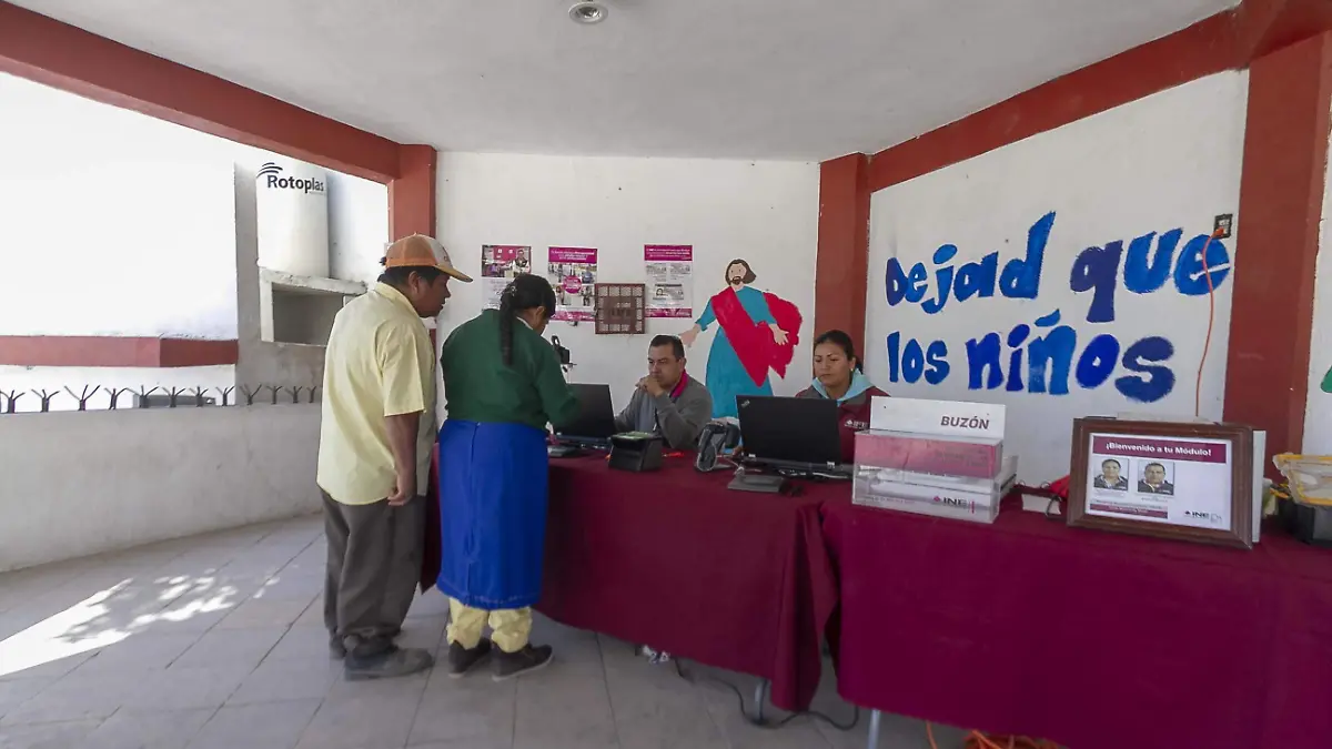 La campaña inició en diciembre y concluirá en abril, tiene el propósito de recorrer las comunidades y cabecera municipal de Pedro Escobedo. Foto César Ortiz