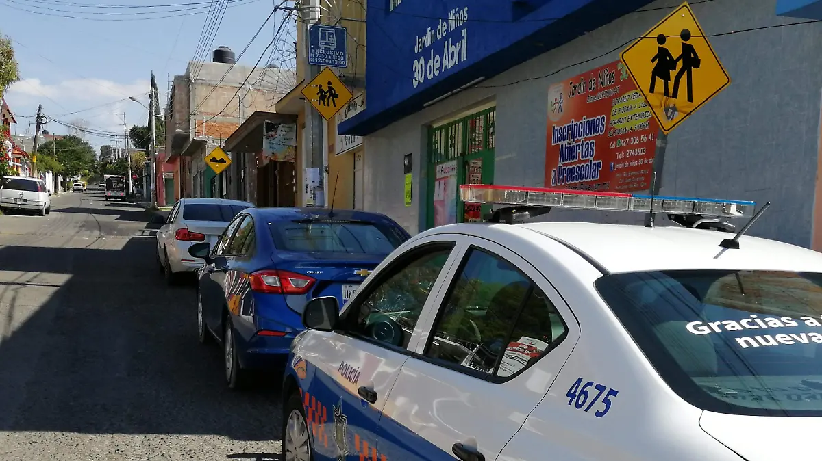 18 NOV POLICIAS ACUDIERON A
