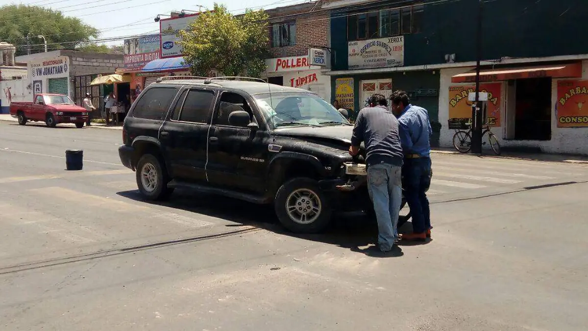 15 ABRIL. Esta camioneta y el