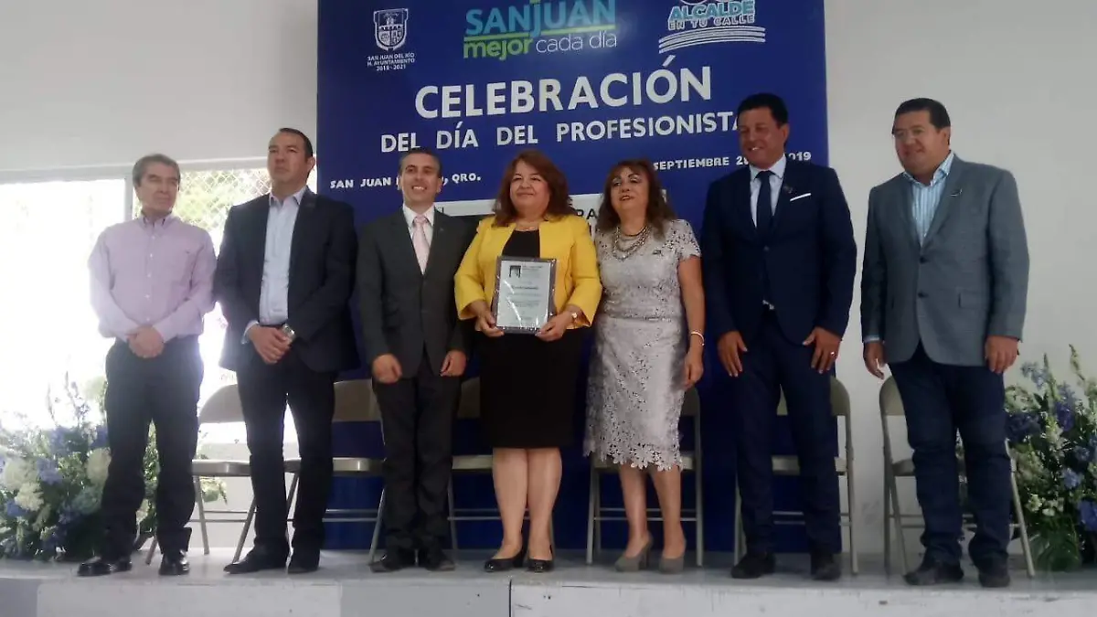 Federación de San Juan del Río celebró el Día del Profesionista.  Foto Monsetrrat García.