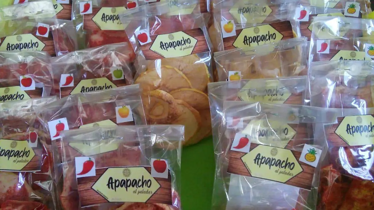 Fomentan el consumo de frutas y verduras deshidratadas en San Juan del Río.  Foto Rosalía